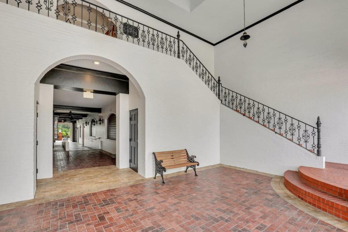 Eagle'S Nest - Spacious Loft Downtown - Near Gsu Statesboro Extérieur photo